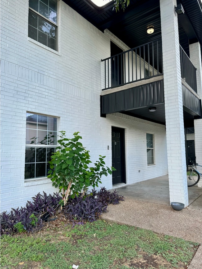 Building Photo - 1231 Wood Ave