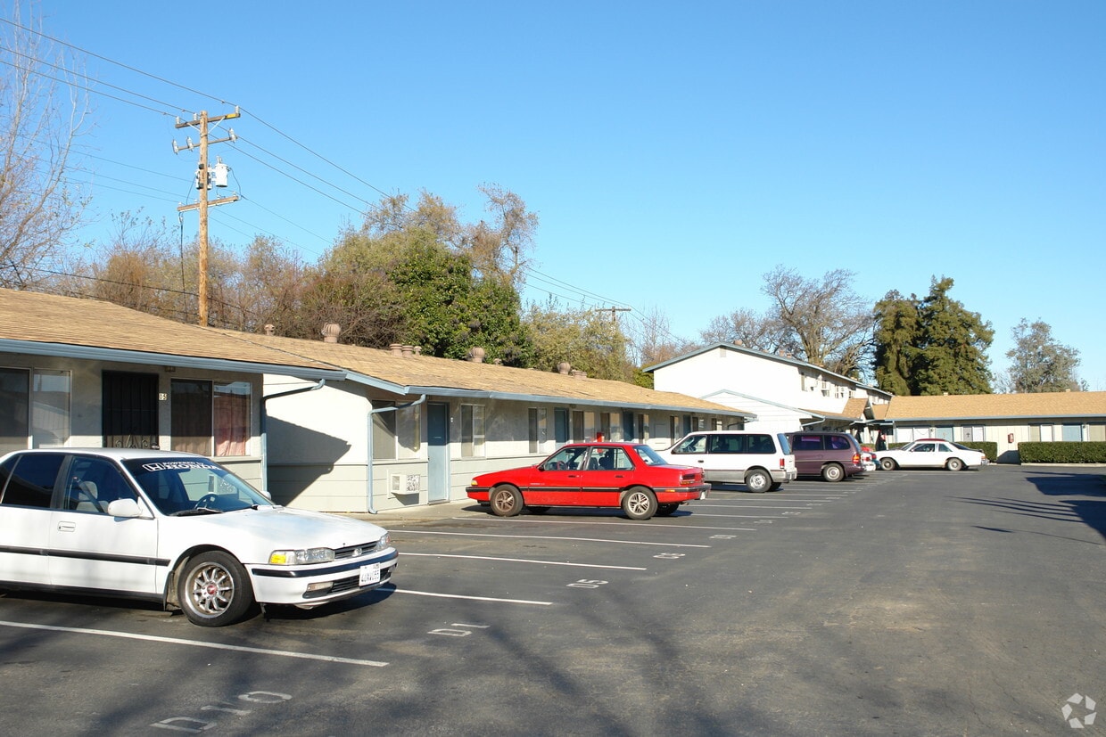 Building Photo - Oak View Apartments