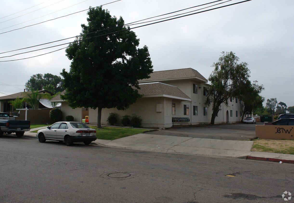 Primary Photo - 1423 Peach Ave