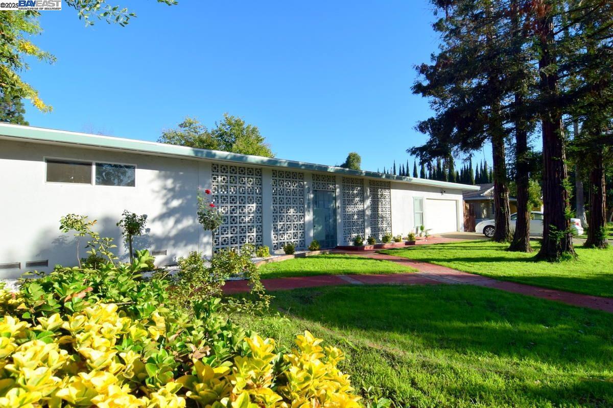 Foto principal - 3180 Watt Ave
