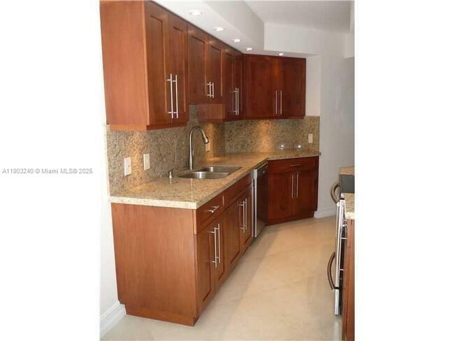 Building Photo - 3610 Yacht Club Dr