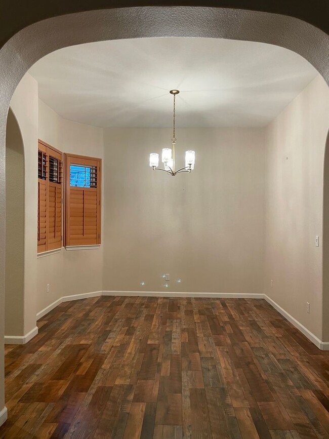 Building Photo - BEAUTIFUL SINGLE STORY HOME IN ROSEVILLE!!