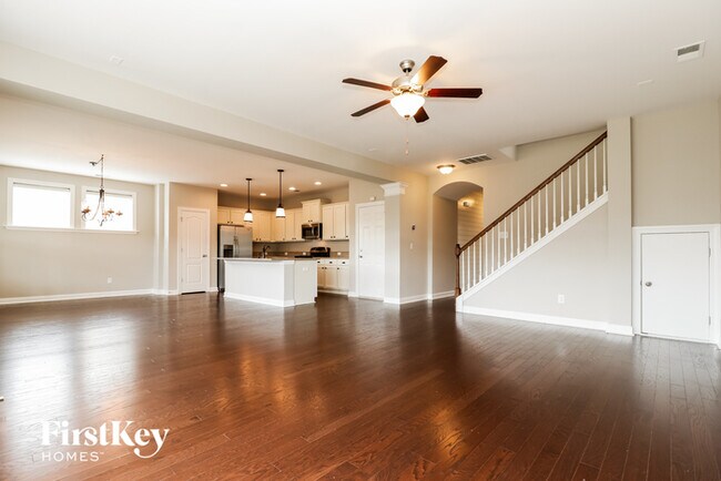 Foto del edificio - 358 Fox Ridge Ln