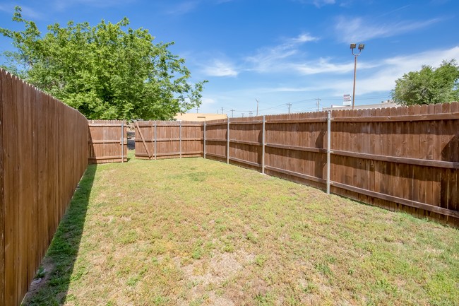 Building Photo - St Charles Townhomes