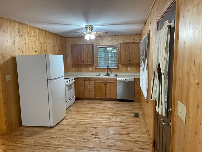 Photo - Charming Cabin House