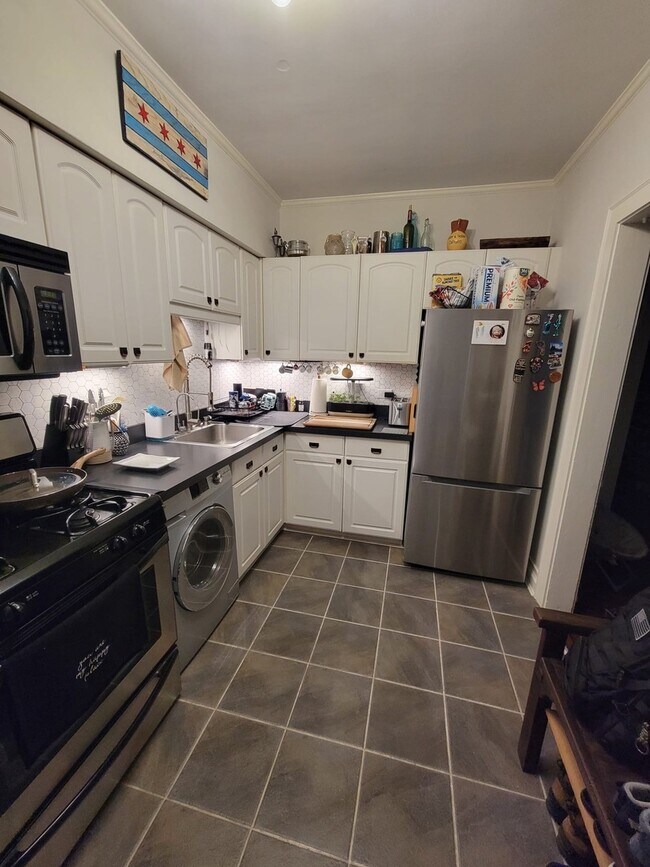 Foto del edificio - 7523 N Claremont Ave