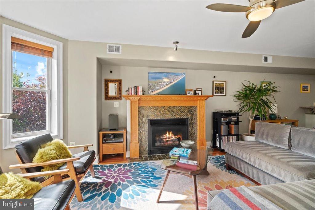 Primary Photo - 1423 Clifton St NW