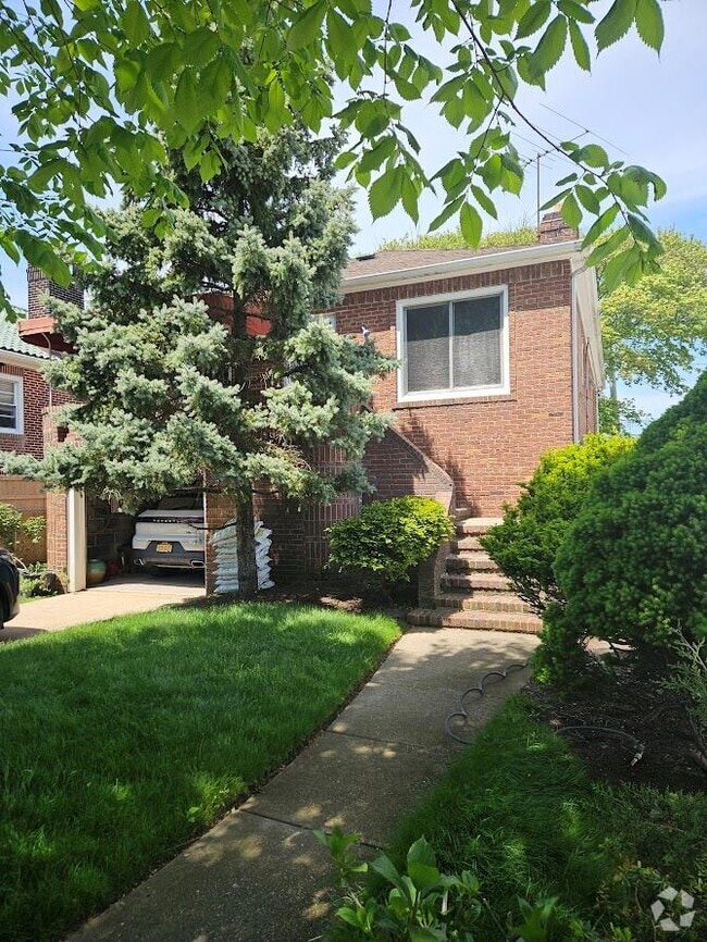 Building Photo - 357 E Olive St