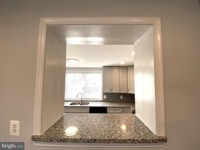 Foto del edificio - 3722 Lacy Blvd