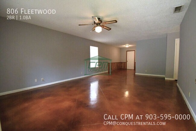 Foto del edificio - 806 Fleetwood-
