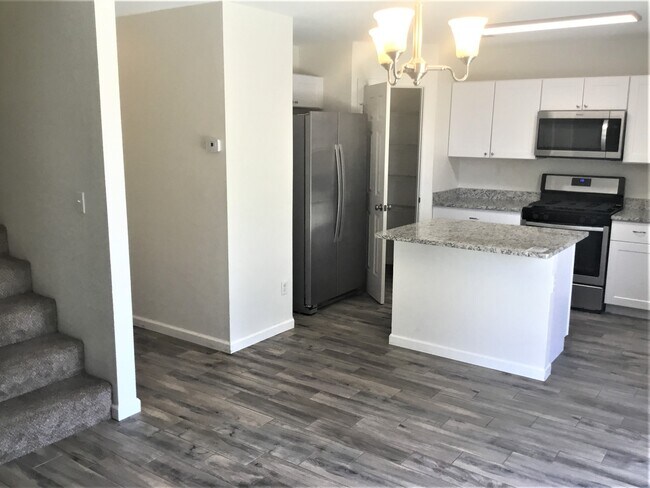 Foto del edificio - 10244 Shawna St NW