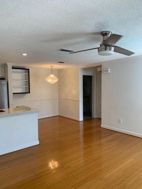 Foto del edificio - 613 Granville Ct