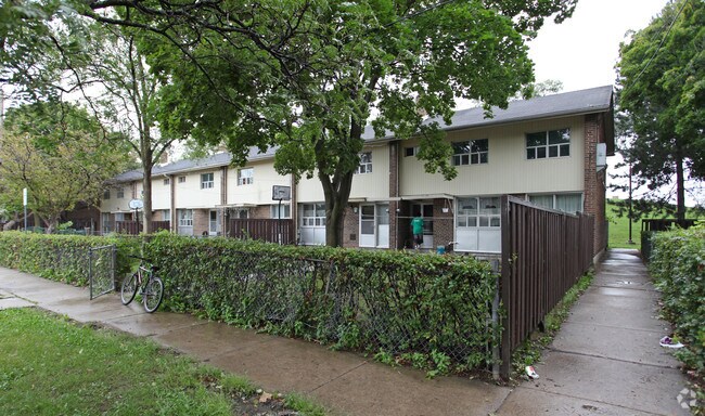 Photo principale - 1-87 Bredonhill Ct