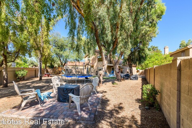 Foto del edificio - 4 br, 3 bath House - 8890 S Grandview Dr.