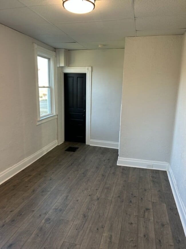 Foto del edificio - 656 Dow Ave