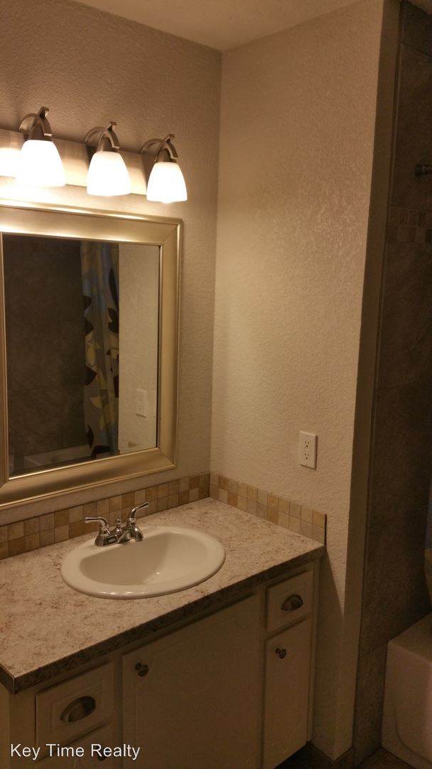 Foto del edificio - 2162 Redondo Ln