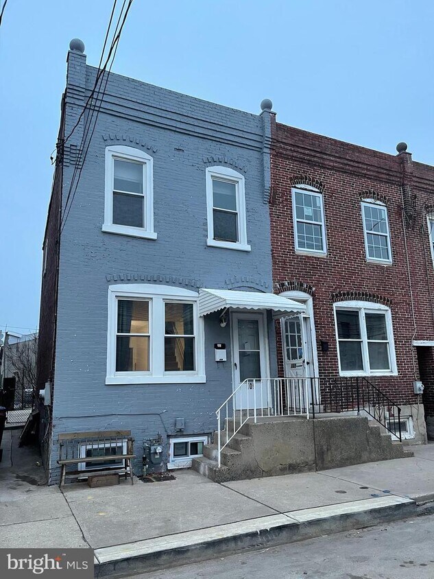 Building Photo - 109 2nd St