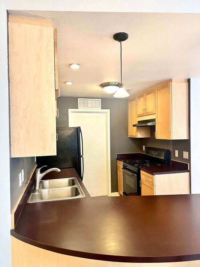 Cocina - 327 NW Park Ave