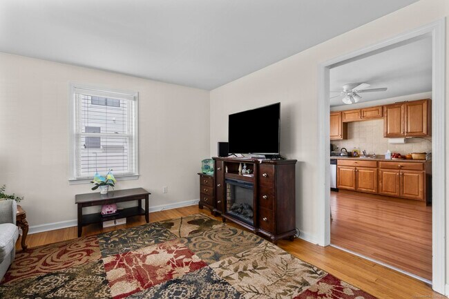 Foto del edificio - 214 Country Rd