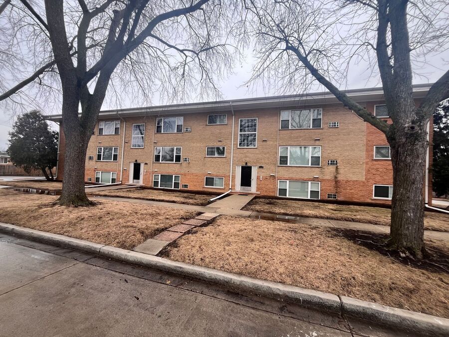 Primary Photo - 339 N Yale Ave