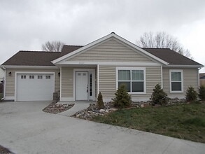 Building Photo - 4027 Yorkshire Ct N