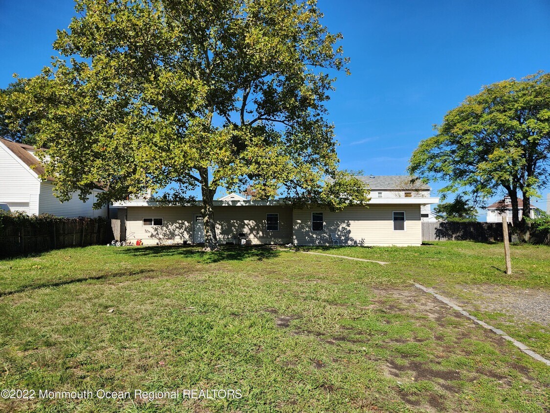 Primary Photo - 35 Highland Blvd