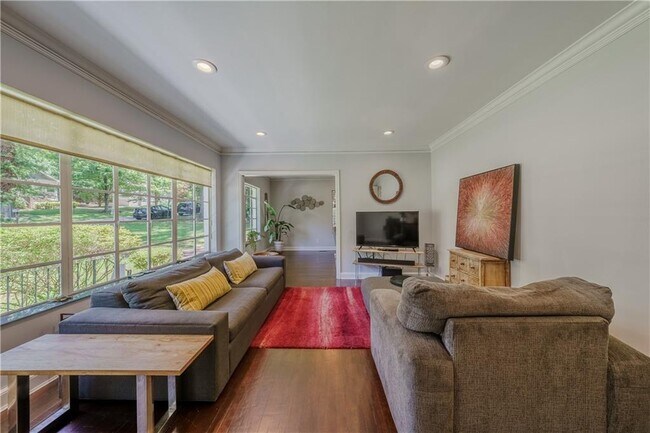 Foto del edificio - 1920 W Forrest Ave