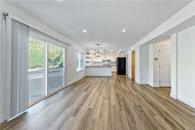 Foto del edificio - 25572 La Mirada St