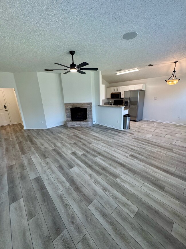 Photo - 2304 Corral Dr (Fort Worth, TX) House