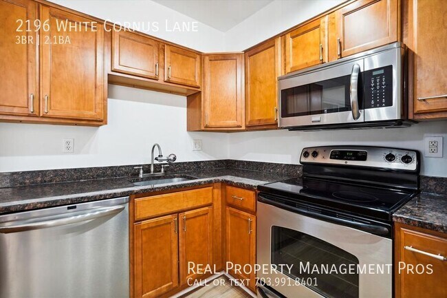 Foto del edificio - Beautifully Updated Townhouse In The Heart...