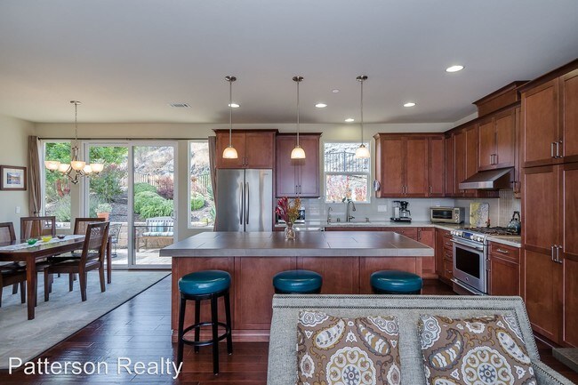 Building Photo - 3 br, 2.5 bath  - 285 Lawrence Drive