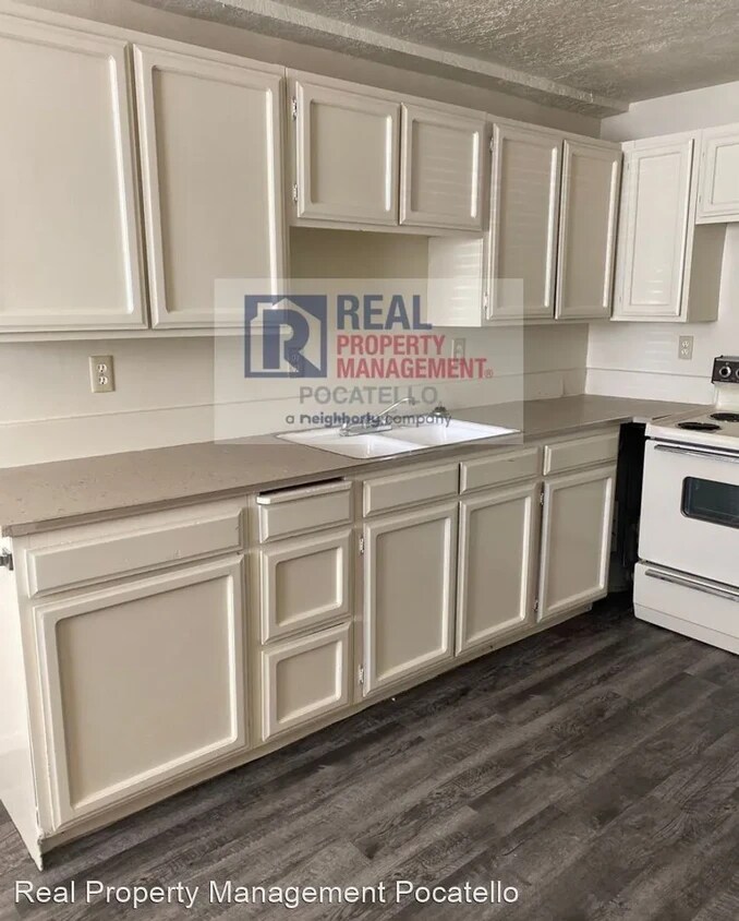 1100 E Cedar St Unit C, Pocatello, ID 83201 Apartments at 1100 E