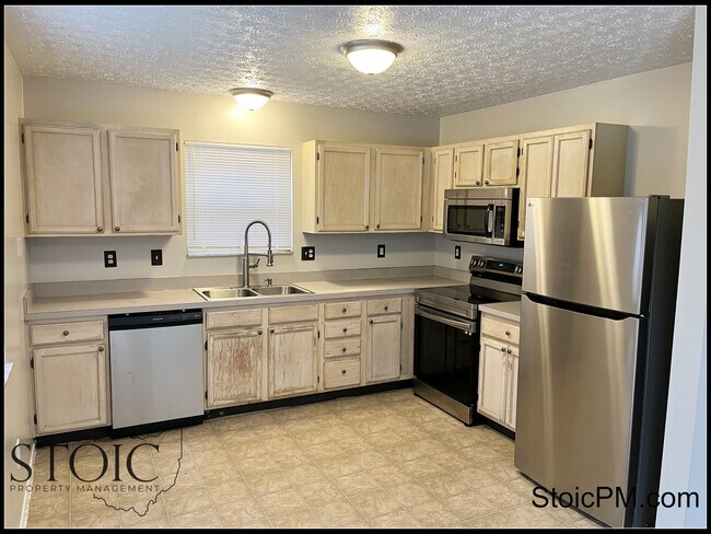 Building Photo - 364 Chatterly Ln