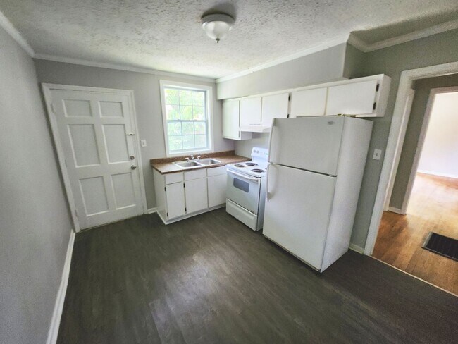 Foto del edificio - North Franklin Duplex
