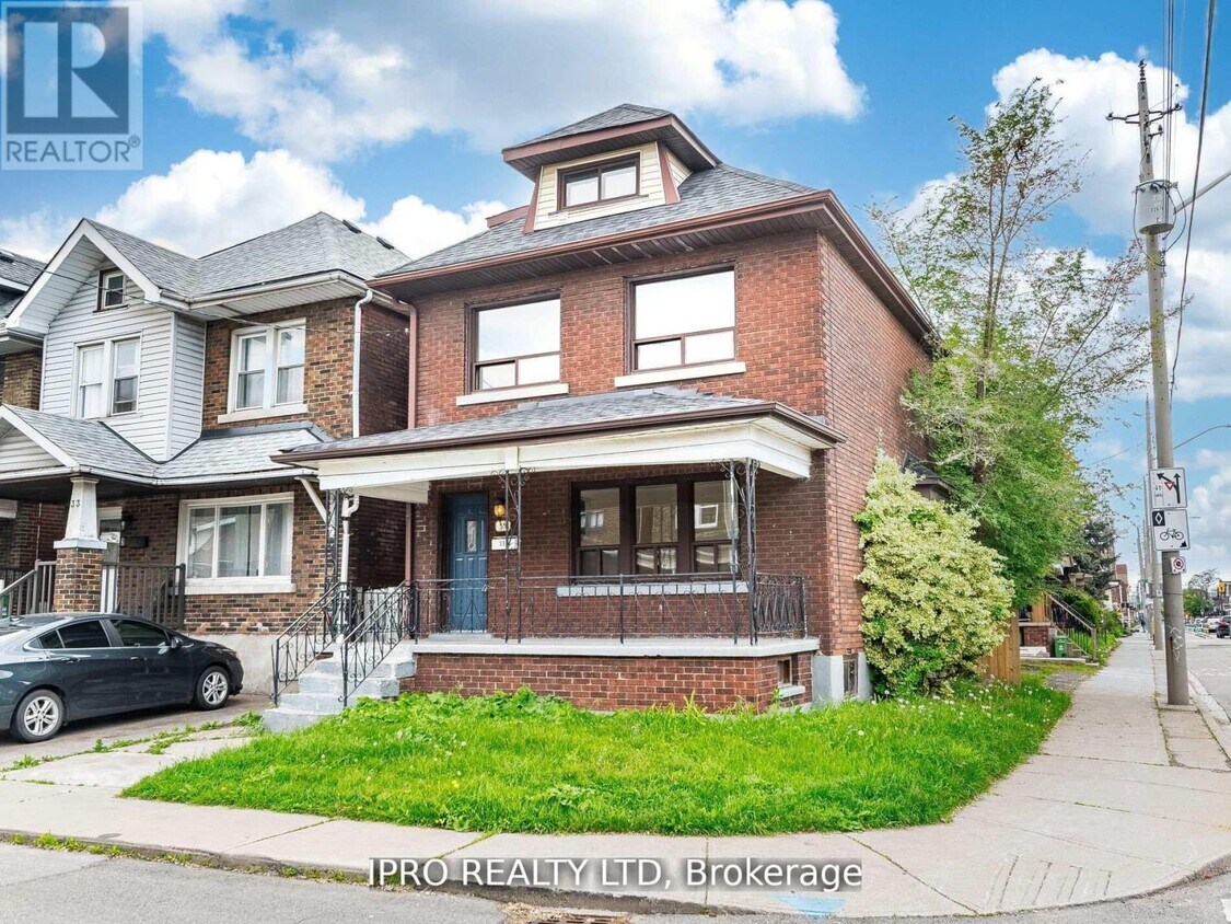 Primary Photo - 35 Chestnut Ave
