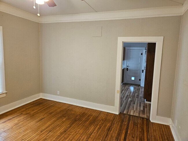 Foto del edificio - 418 Newport Ave