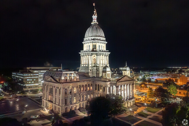 Downtown Springfield is home to the Illinois State Capital building and governemnt offices.