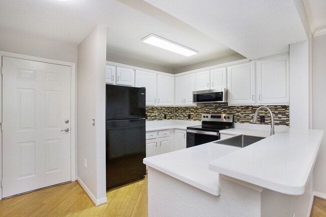 Foto del edificio - 8271 Key Royal Cir