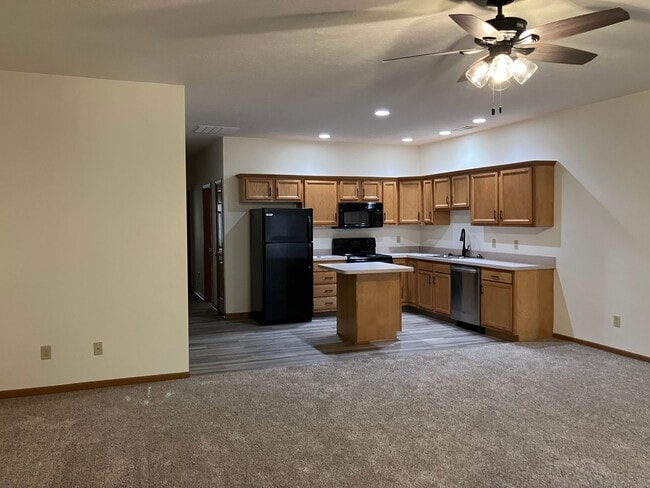 Building Photo - Modern & Spacious 2-Bedroom Ranch Condo – ...