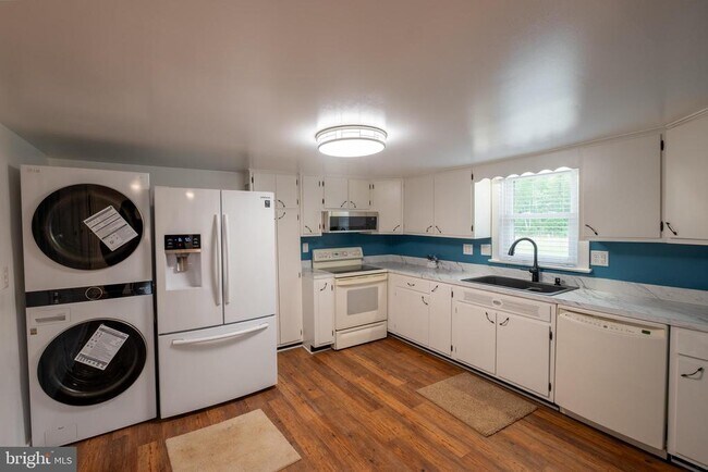 Foto del edificio - 12475 Rock Point Rd