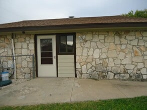 Building Photo - 6 Fairview Dr