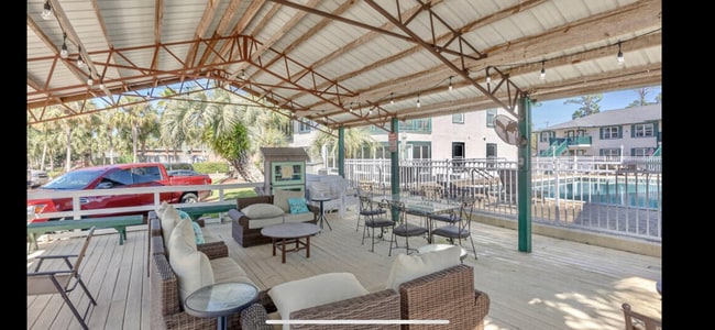 Building Photo - 7813 N Lagoon Dr