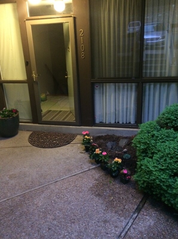 Foto del edificio - 2108 S Quincy St