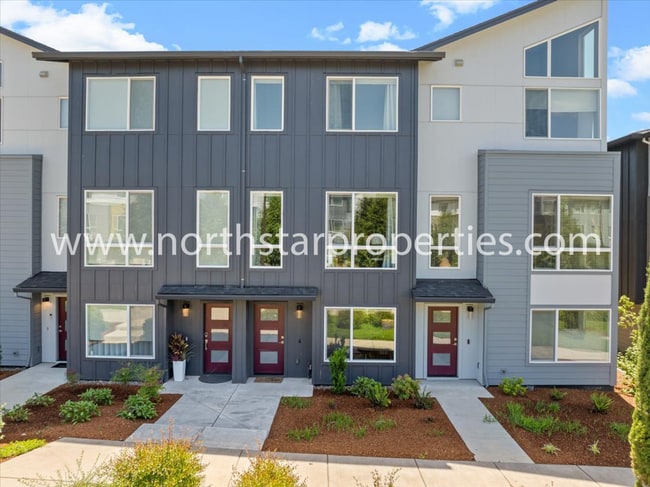 Building Photo - Fresh and Modern Townhome