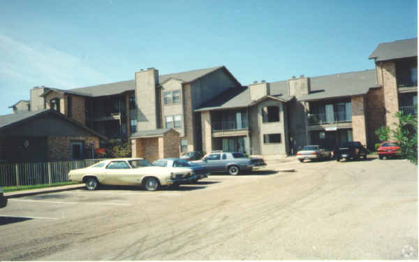 Building Photo - Meadow Glen Apartments