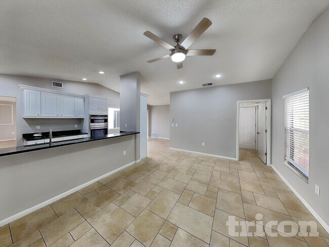 Foto del edificio - 4387 Pasadena Cir