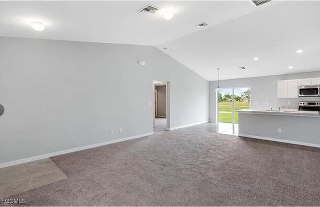 Building Photo - 4023 NE 23rd Pl