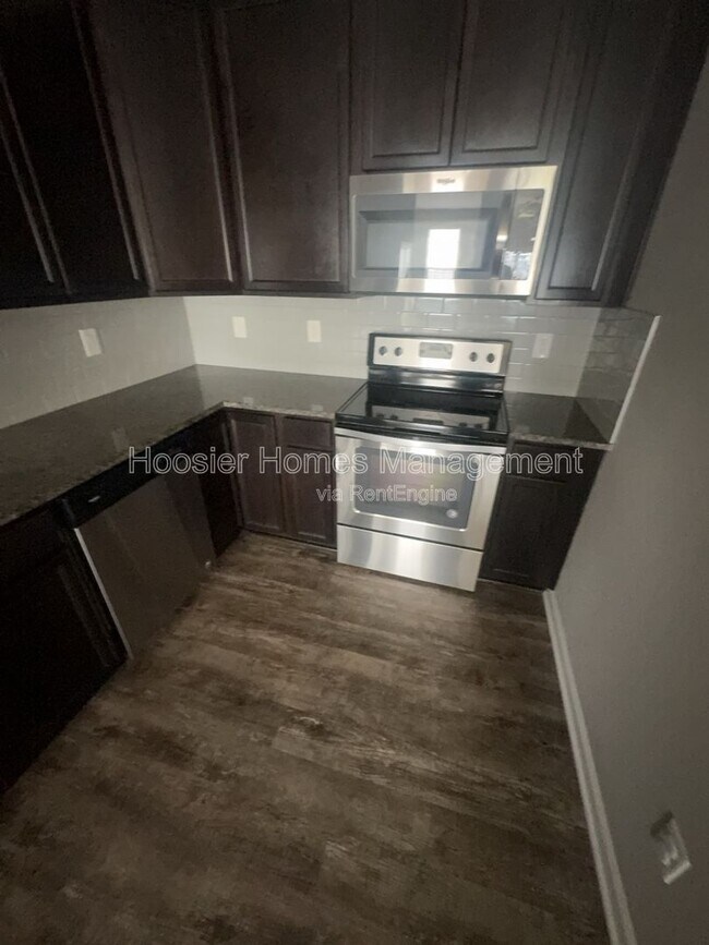 Foto del edificio - 556 Dylan Dr