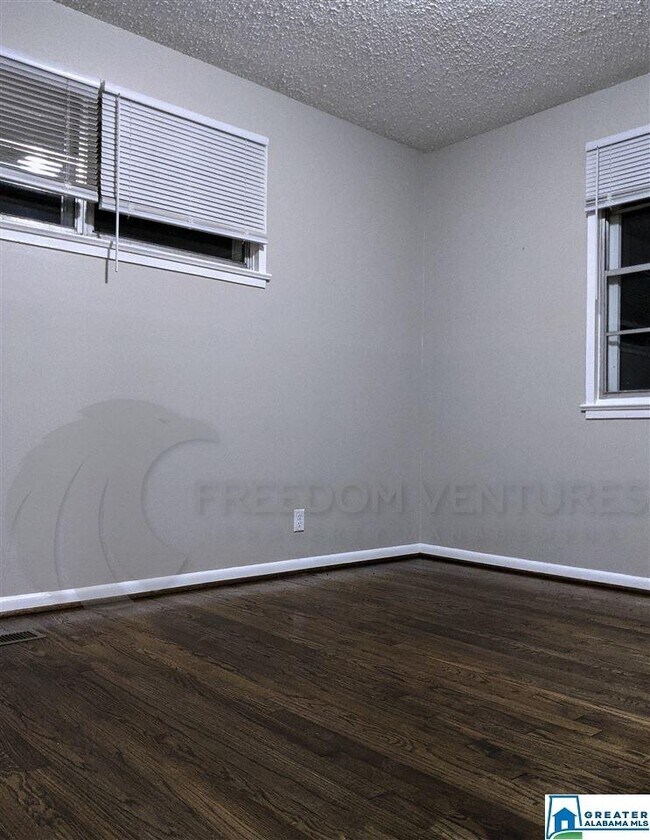 Building Photo - 1164 Broad St