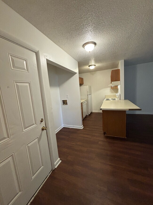 Building Photo - 6403 Starbrook Dr